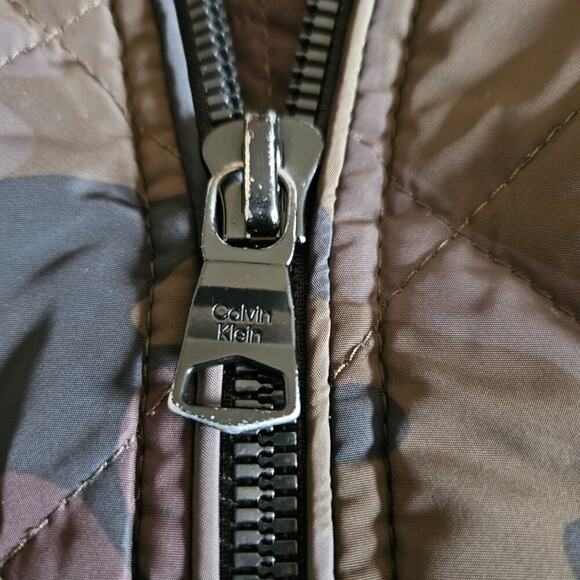 Calvin Klein Men's Quilted Bomber Jacket Camo Zipper Detail sz XXL EUC - Picture 7 of 9